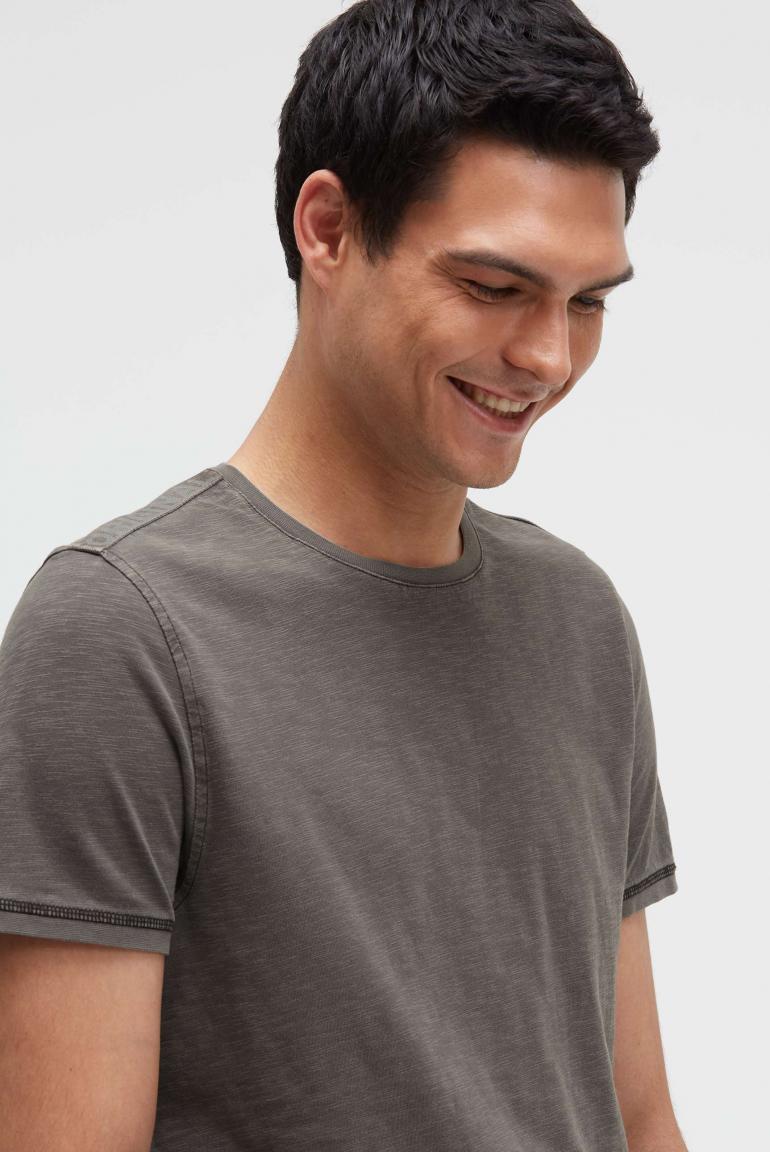 футболка dark wood