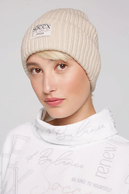 шапка faded beige